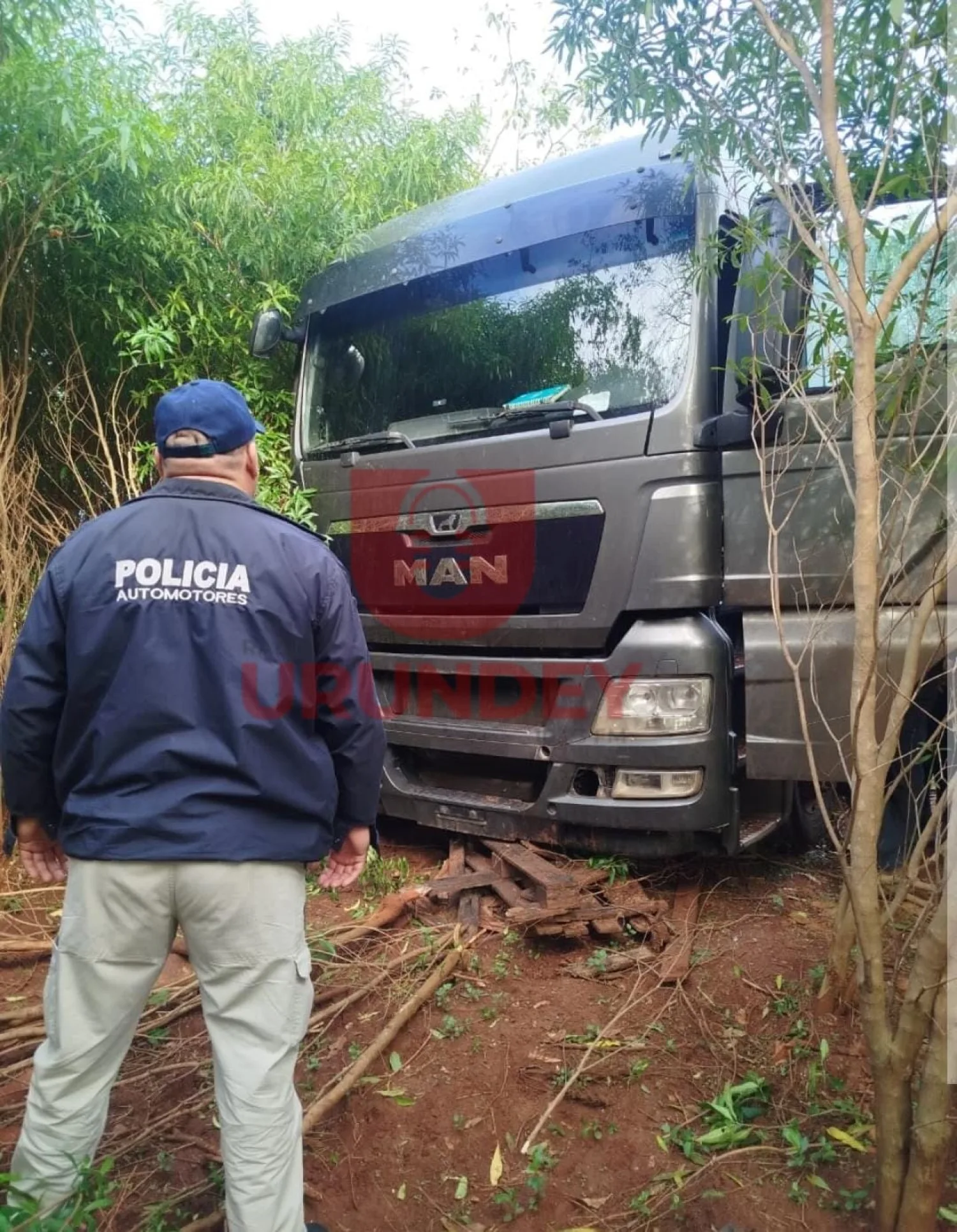 Recuperan un camión robado en Brasil durante un allanamiento en Zanja Pytã