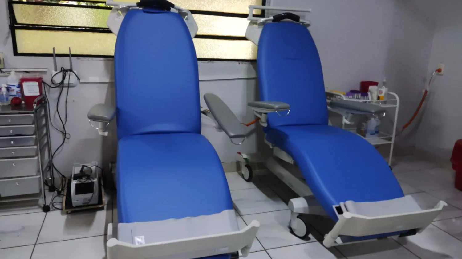 Banco de Sangre del Hospital Regional de PJC recibe dos modernas camas eléctricas