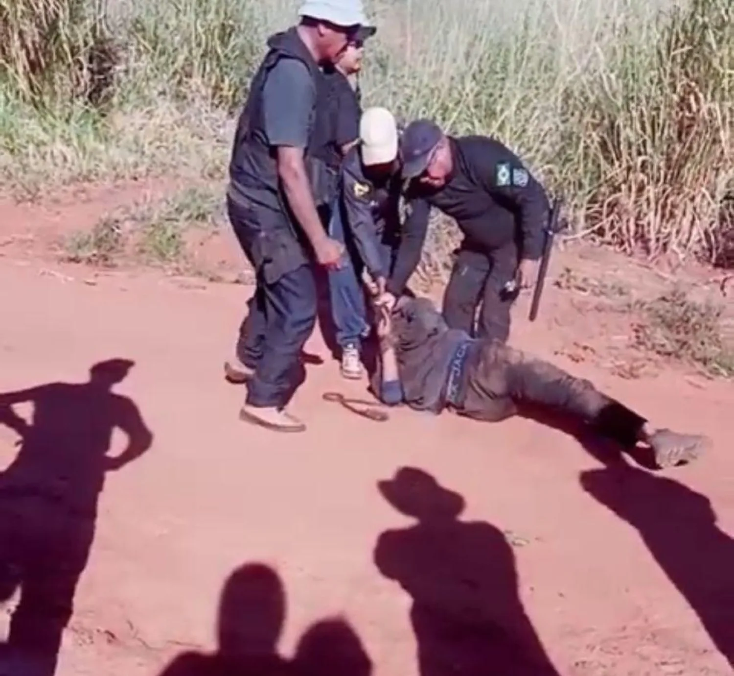 Padre de nativo torturado en Brasil aclara que su hijo fue retenido sin pruebas y alega desatención médica