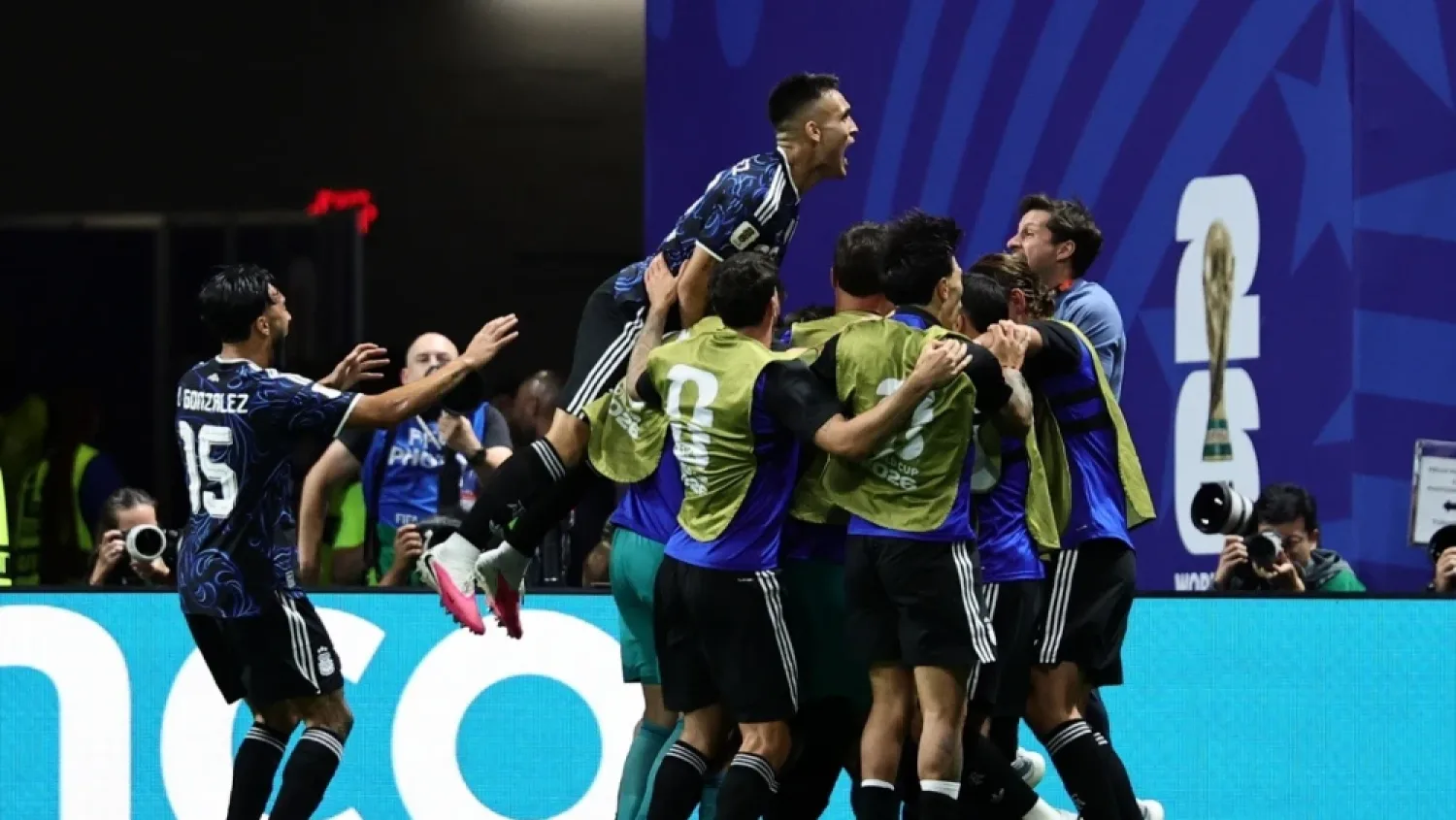 Argentina es finalista del Mundial tras vencer a Inglaterra en una remontada épica
