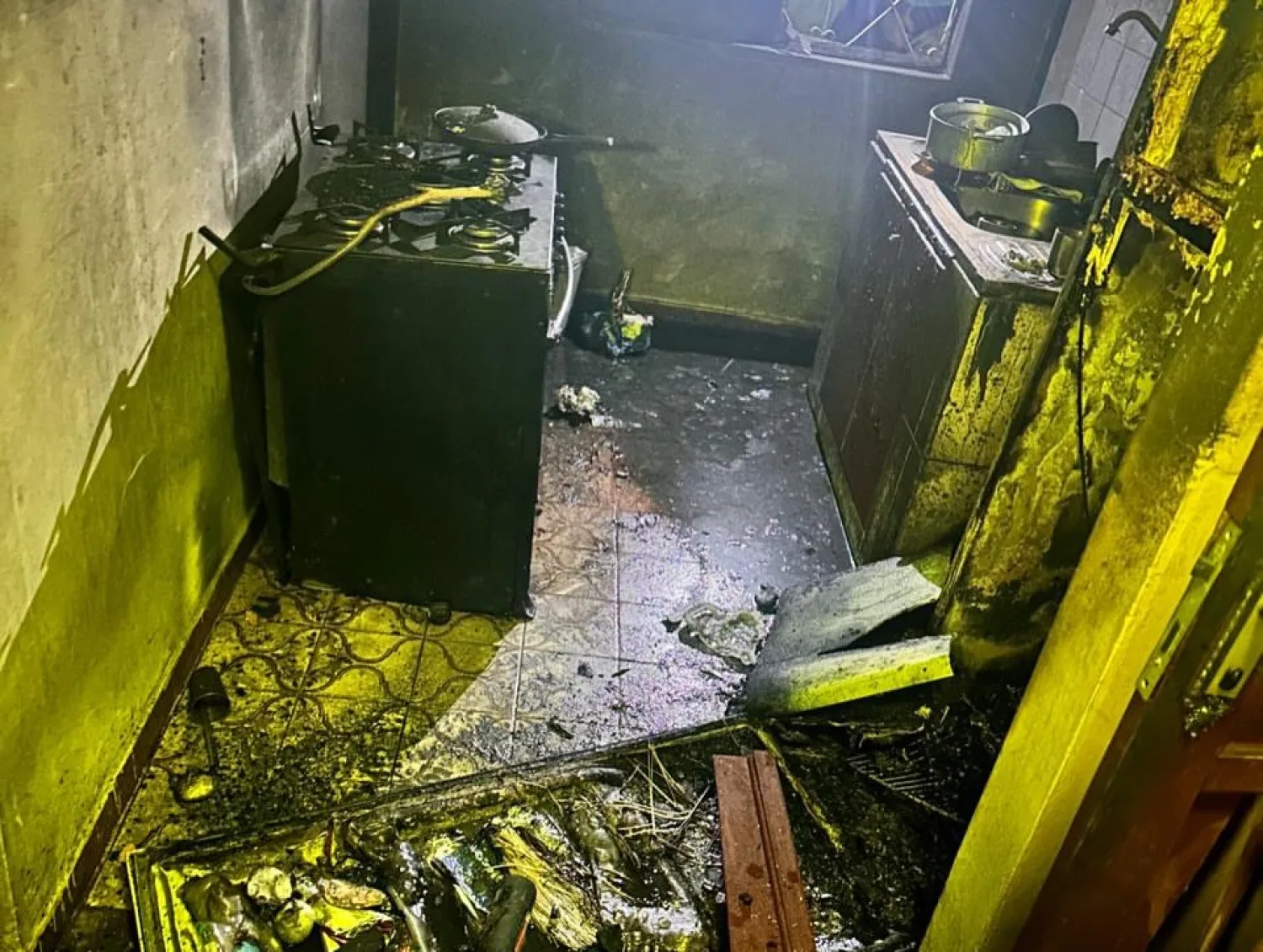 Un cortocircuito provoca el incendio parcial de un inquilinato en Pedro Juan Caballero