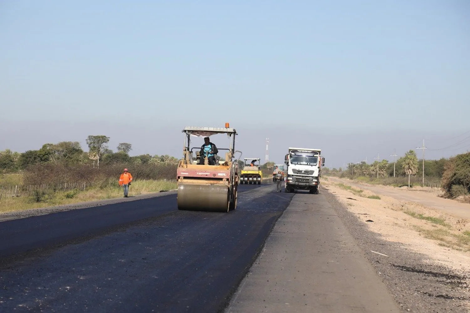 Avanzan obras viales estratégicas del MOPC en el Chaco y Alto Paraná