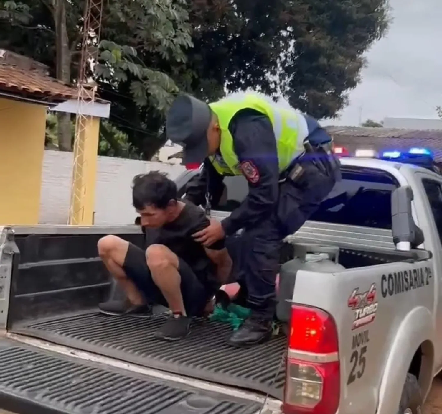 Policía recupera una garrafa hurtada y atrapa a un hombre con orden de captura en PJC