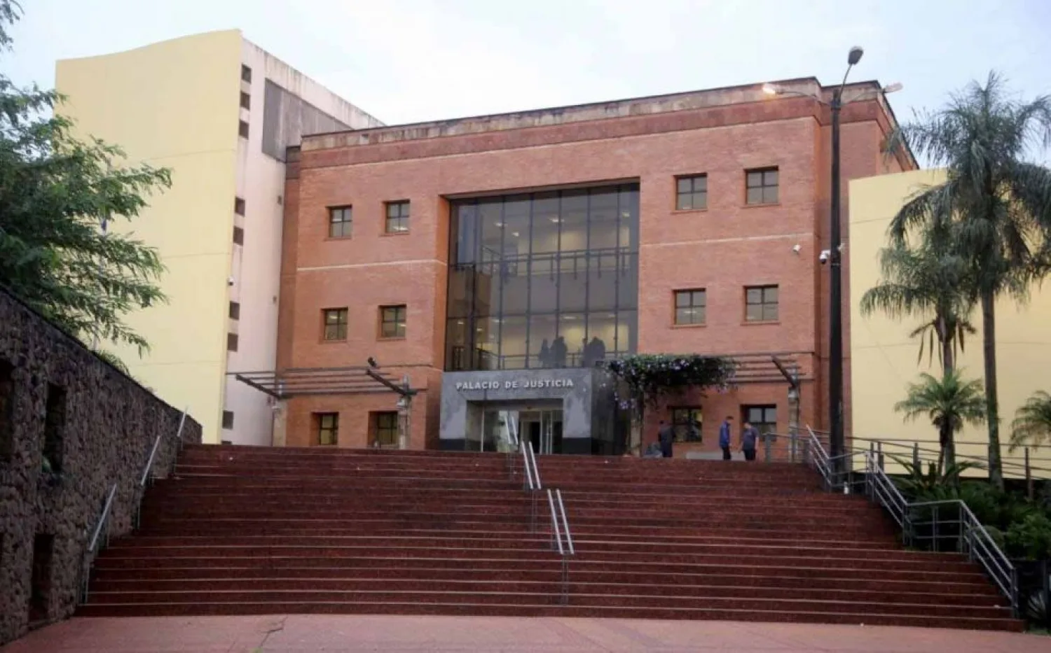 Juez señala que la Fiscalía debe pedir la reapertura del caso Lalo Gomes