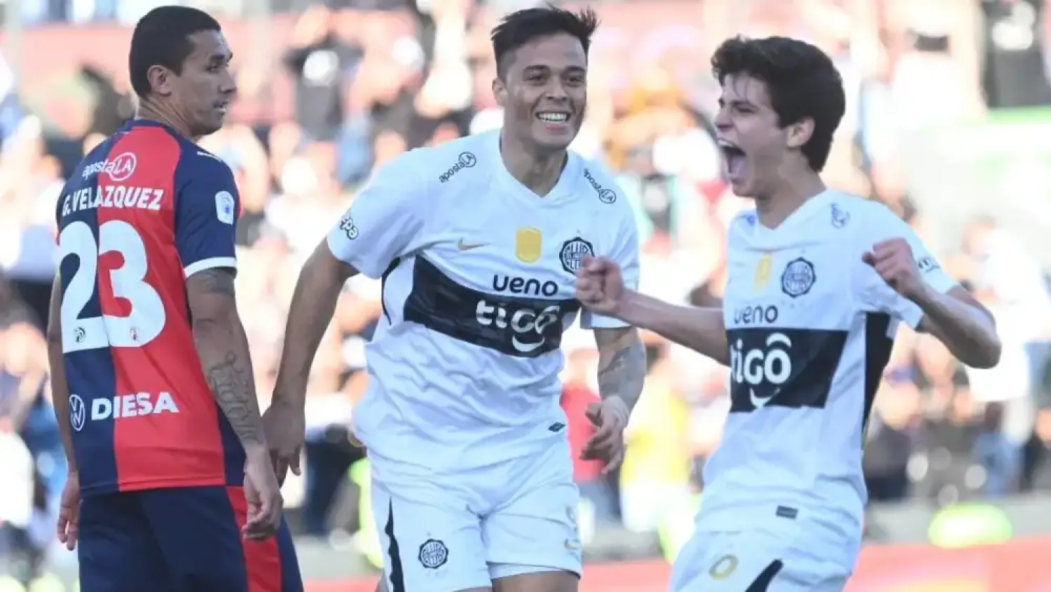Olimpia superó a Cerro Porteño en el clásico y se acomoda en el torneo