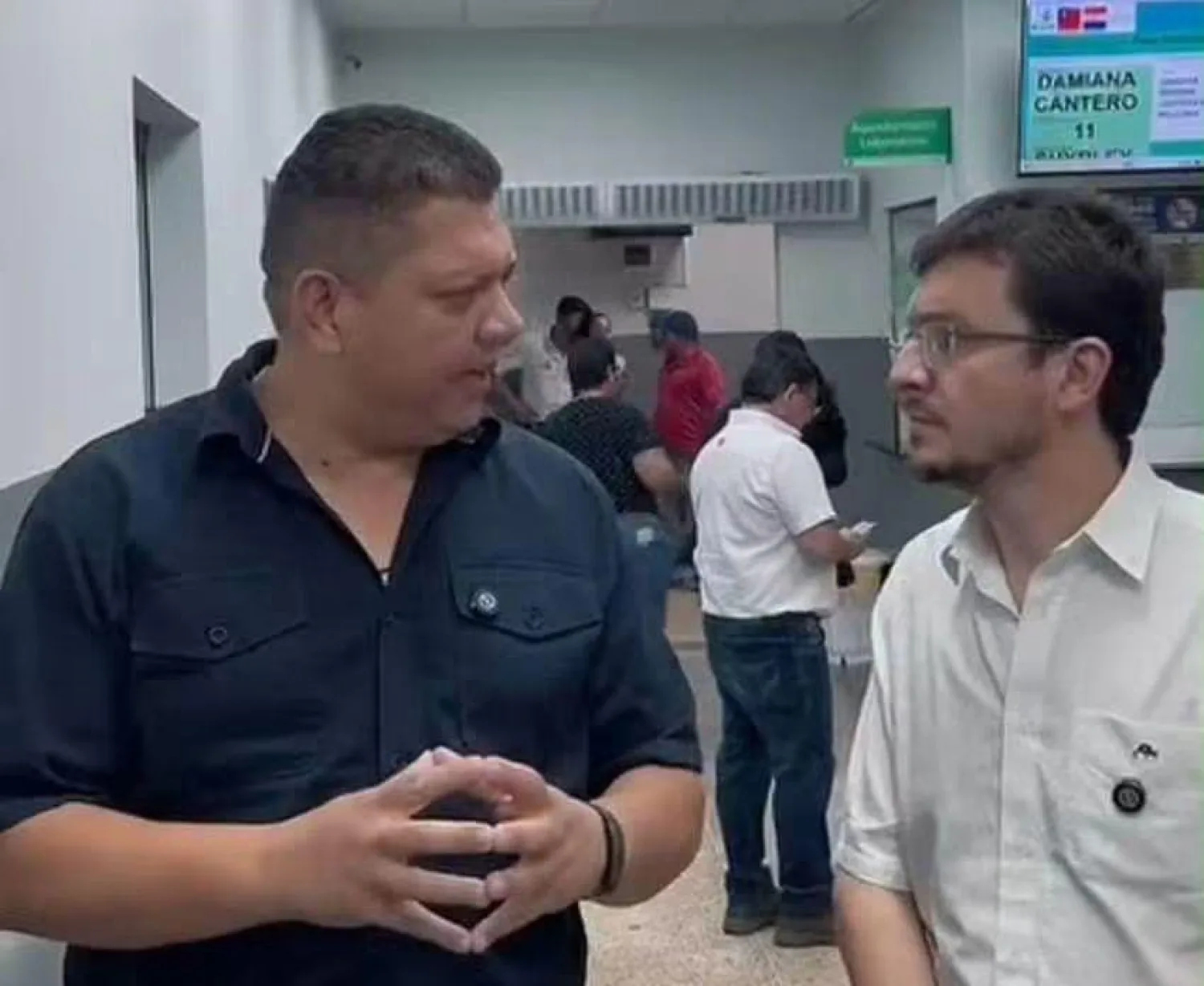 Gobernador Juancho Acosta expresa respaldo al viceministro de Salud