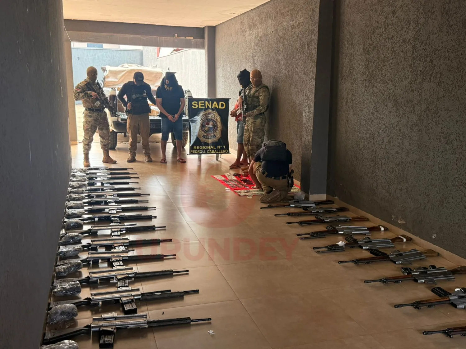 Incautan 30 fusiles de combate y detienen a dos hermanos en Pedro Juan Caballero
