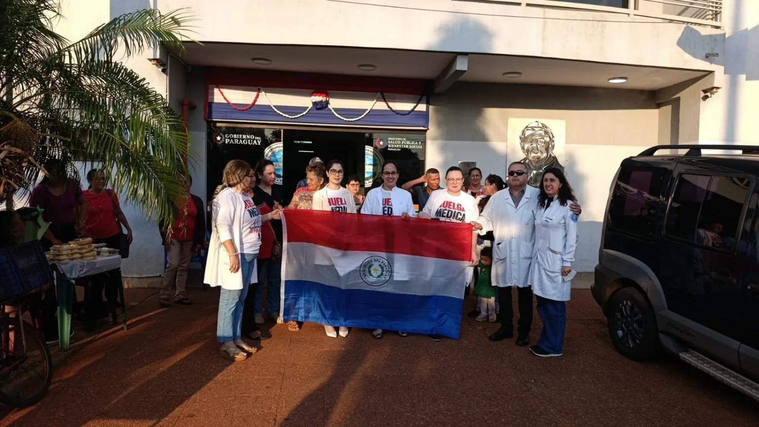 Médicos realizan protestas y advierten sobre renuncias masivas en Pedro Juan Caballero