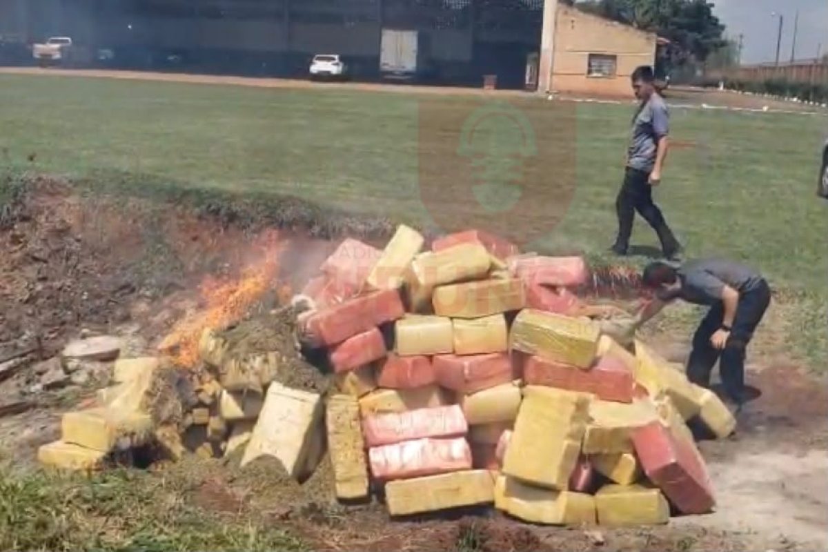 Incineran más de cuatro toneladas de marihuana en Pedro Juan halladas en Capitán Bado