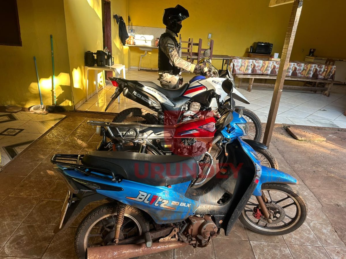 Agentes del Grupo Puma incautan dos motocicletas abandonadas en Pedro Juan Caballero