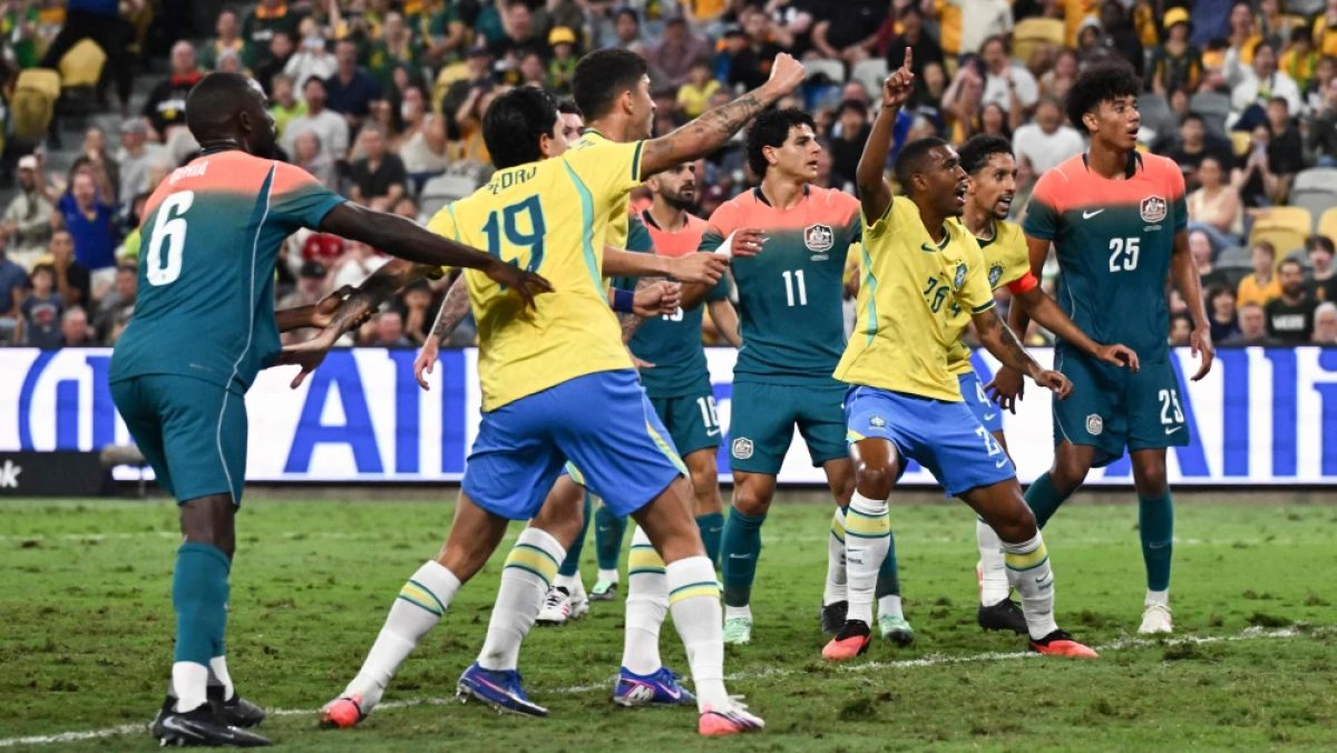 Brasil rescató un agónico empate ante Australia con gol sobre el final