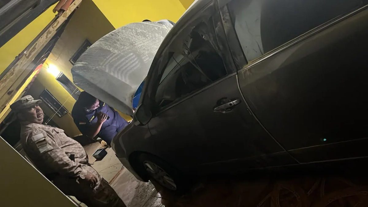 Incendian el vehículo de un periodista en la ciudad de Yasy Cañy