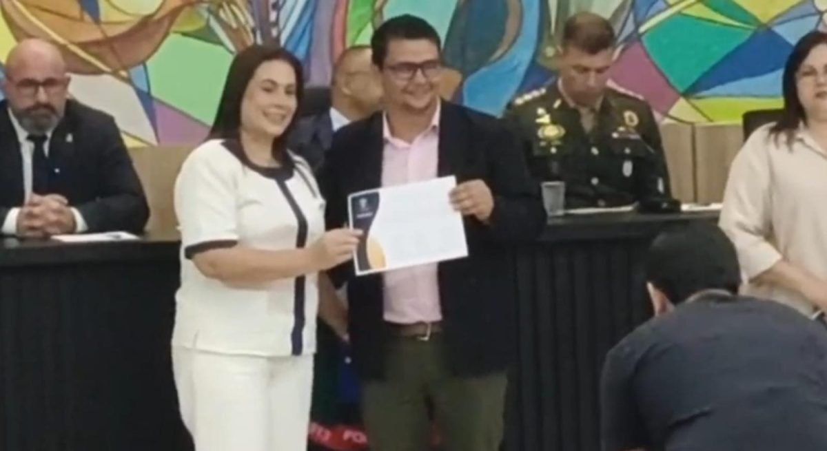 Médica pedrojuanina fue homenajeada en la Cámara de Vereadores de Ponta Porã
