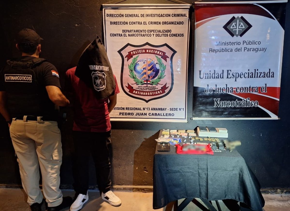 Allanan un local comercial, hallan cocaína y detienen a un joven en Pedro Juan Caballero