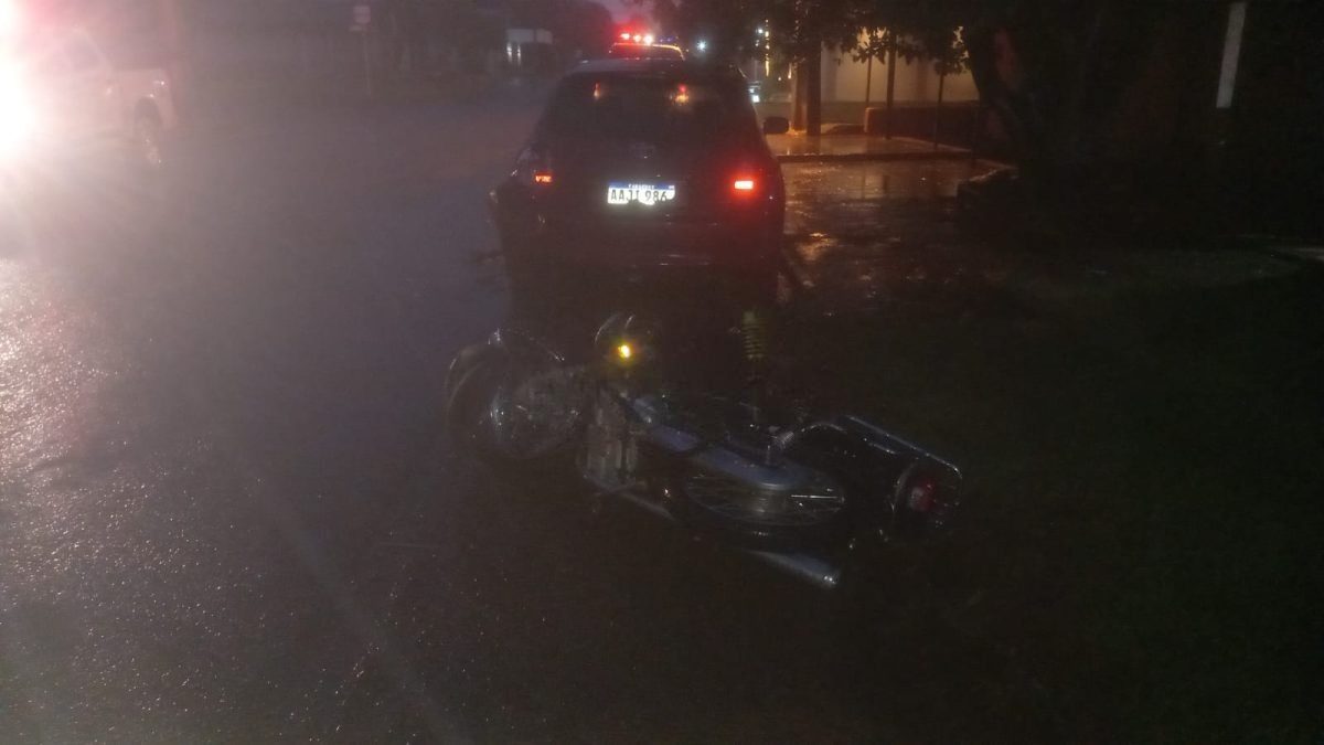 PJC: Una menor de 13 años fallece tras el violento choque de una moto contra un auto estacionado