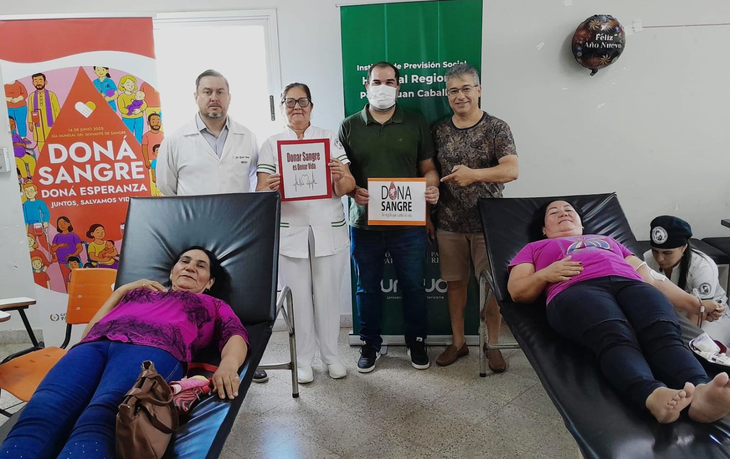 Funcionarios y figuras del 2 de Mayo se unen para donar sangre en el IPS de PJC