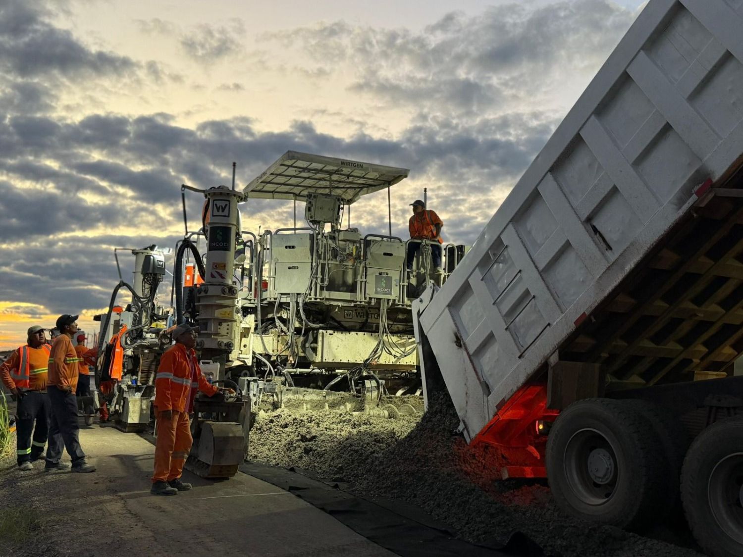 Avanzan a buen ritmo los trabajos para la primera ruta de hormigón del país