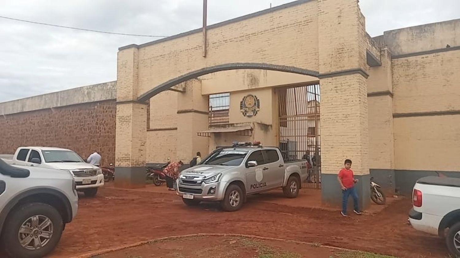 Solo un guardiacárcel seguirá en prisión por el hurto de armas en el penal de Pedro Juan