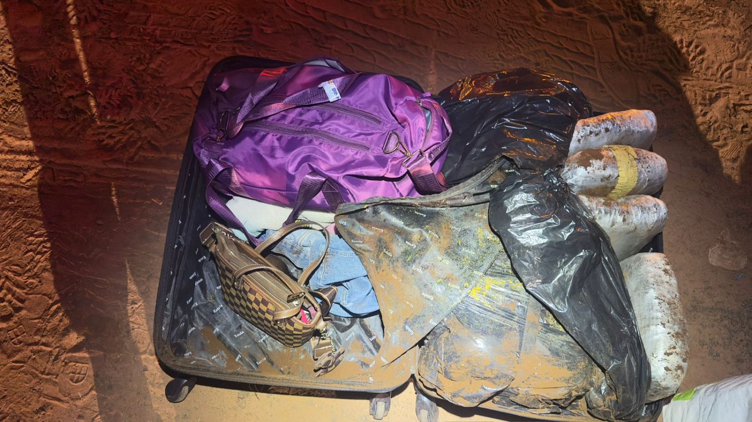 Incautan 11 kilos de marihuana skunk en ómnibus de pasajeros en Santa Rita do Pardo