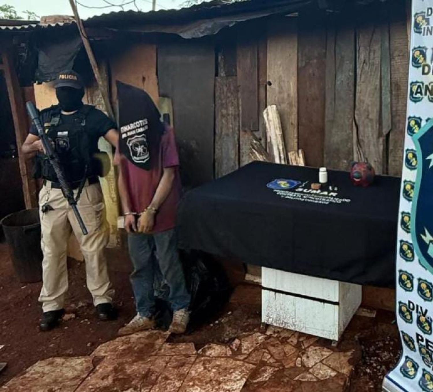 PJC: Cae conocido distribuidor de drogas en el barrio General Genes tras allanamiento