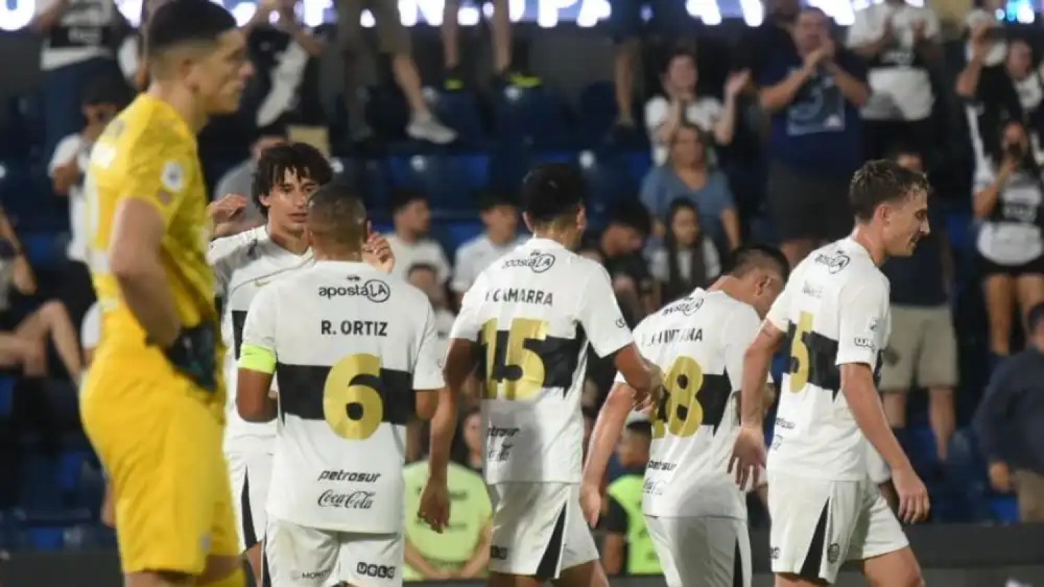 Olimpia tumba al Gumarelo y se consolida en la cima del Apertura