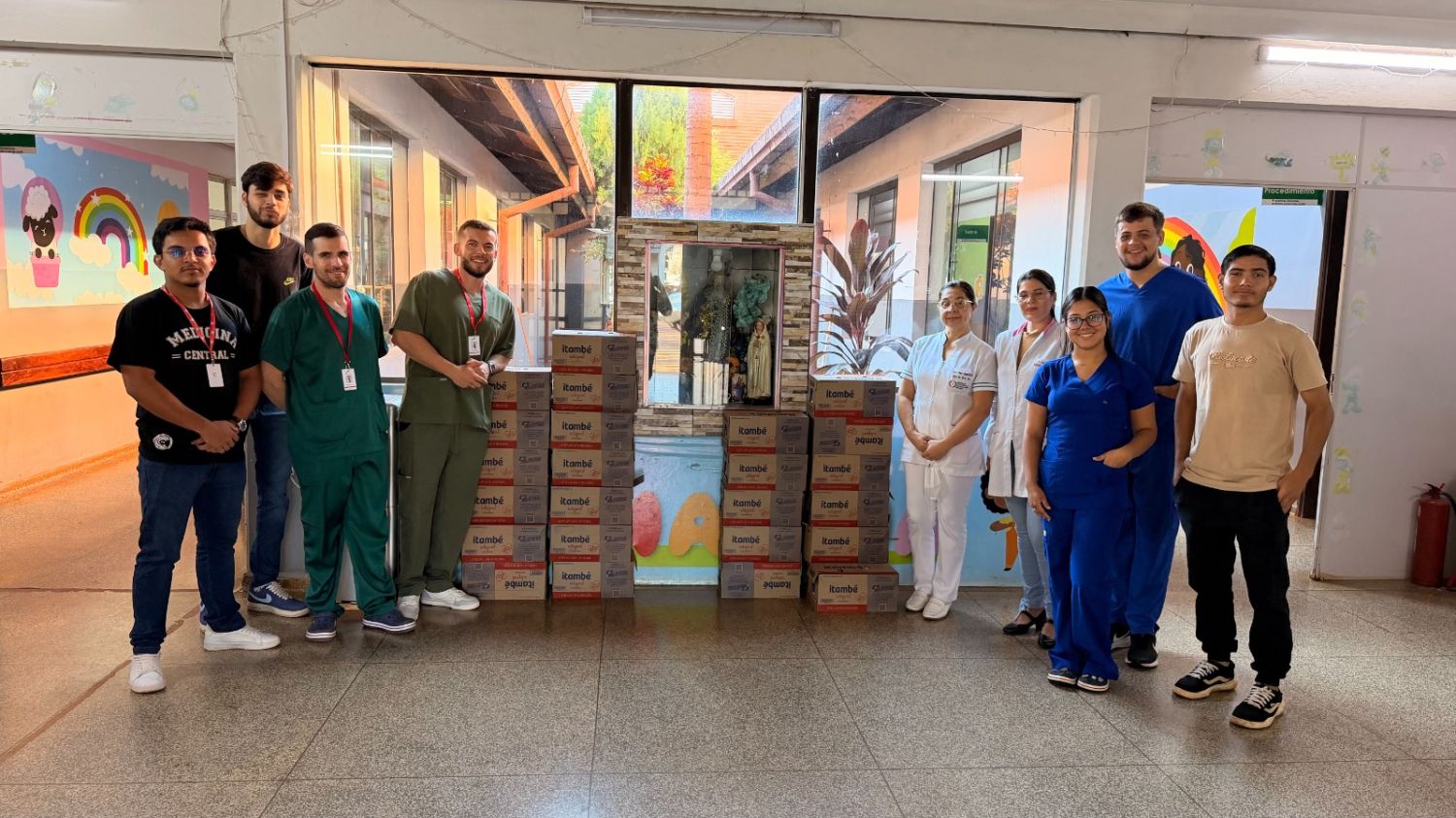 Alumnos de la UCP donan 300 litros de leche al Hospital Regional de Pedro Juan Caballero