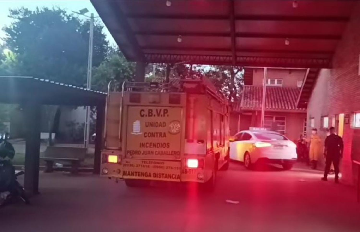 Choque entre camioneta y motocicleta deja a padre e hijo heridos en Pedro Juan Caballero
