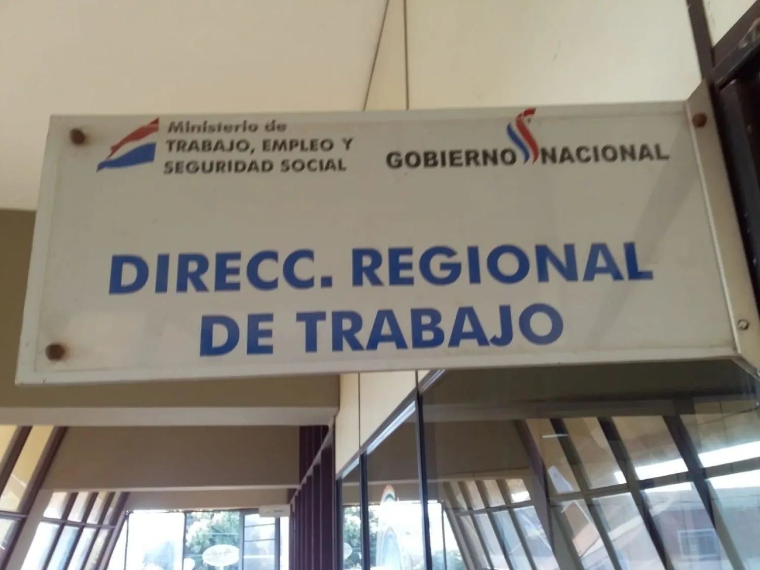 Ministerio de Trabajo alerta sobre correos falsos y confirma preaviso para 100 obreros en Amambay