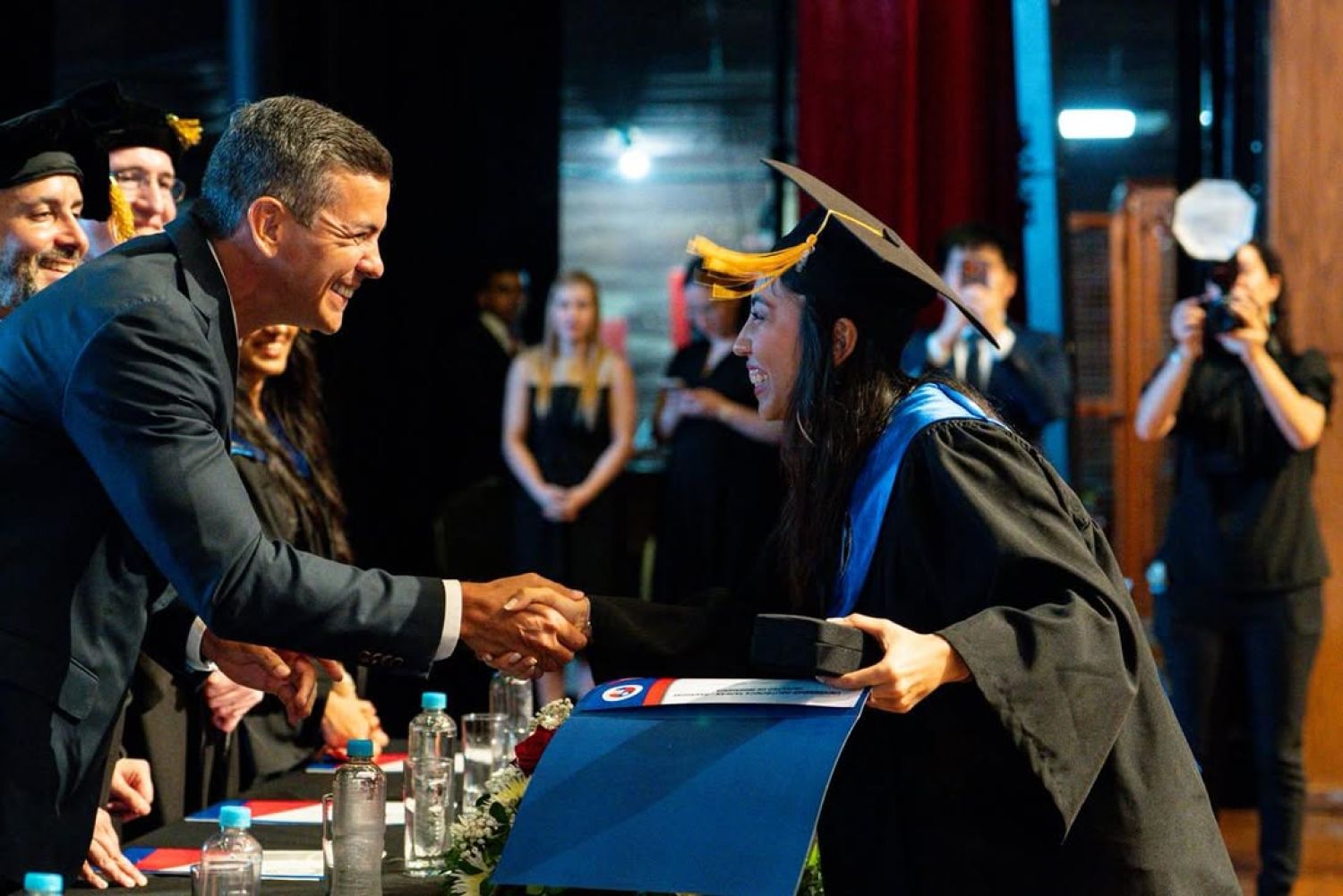 Presidente Santiago Peña encabeza la graduación de 134 ingenieros de la UPTP