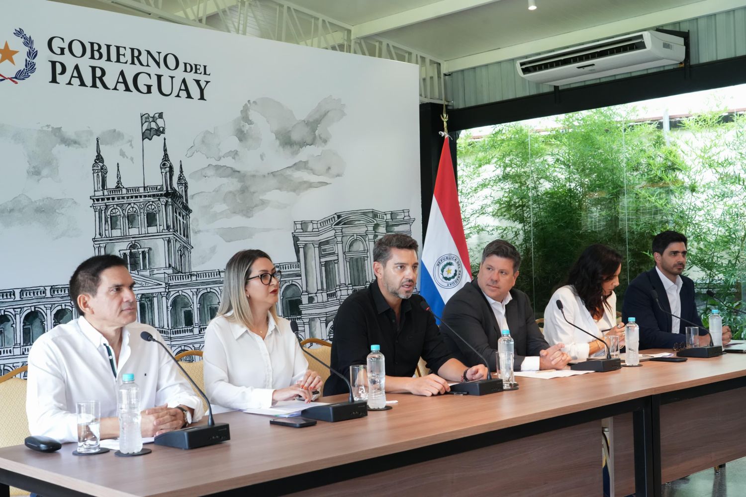 Vicepresidente Alliana destaca que el Gobierno ya alcanzó casi el 50% de la meta de 500 mil empleos