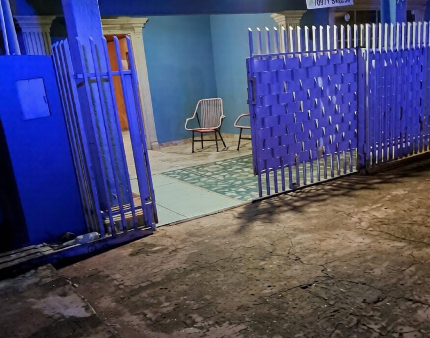 Hombres armados irrumpen en una inquilinato de PJC y huyen tras inspeccionar el lugar
