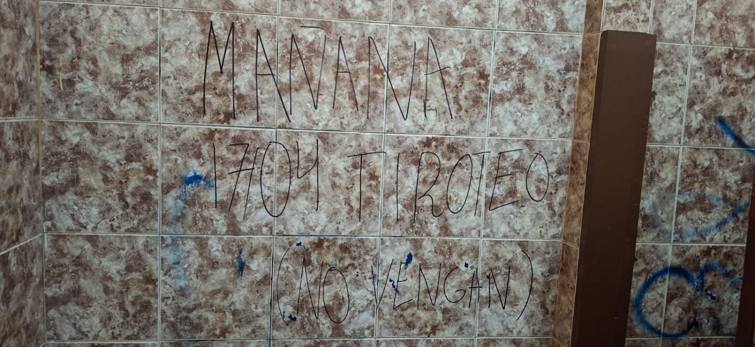 CRE dispone clases virtuales tras hallazgo de amenaza de tiroteo en un baño
