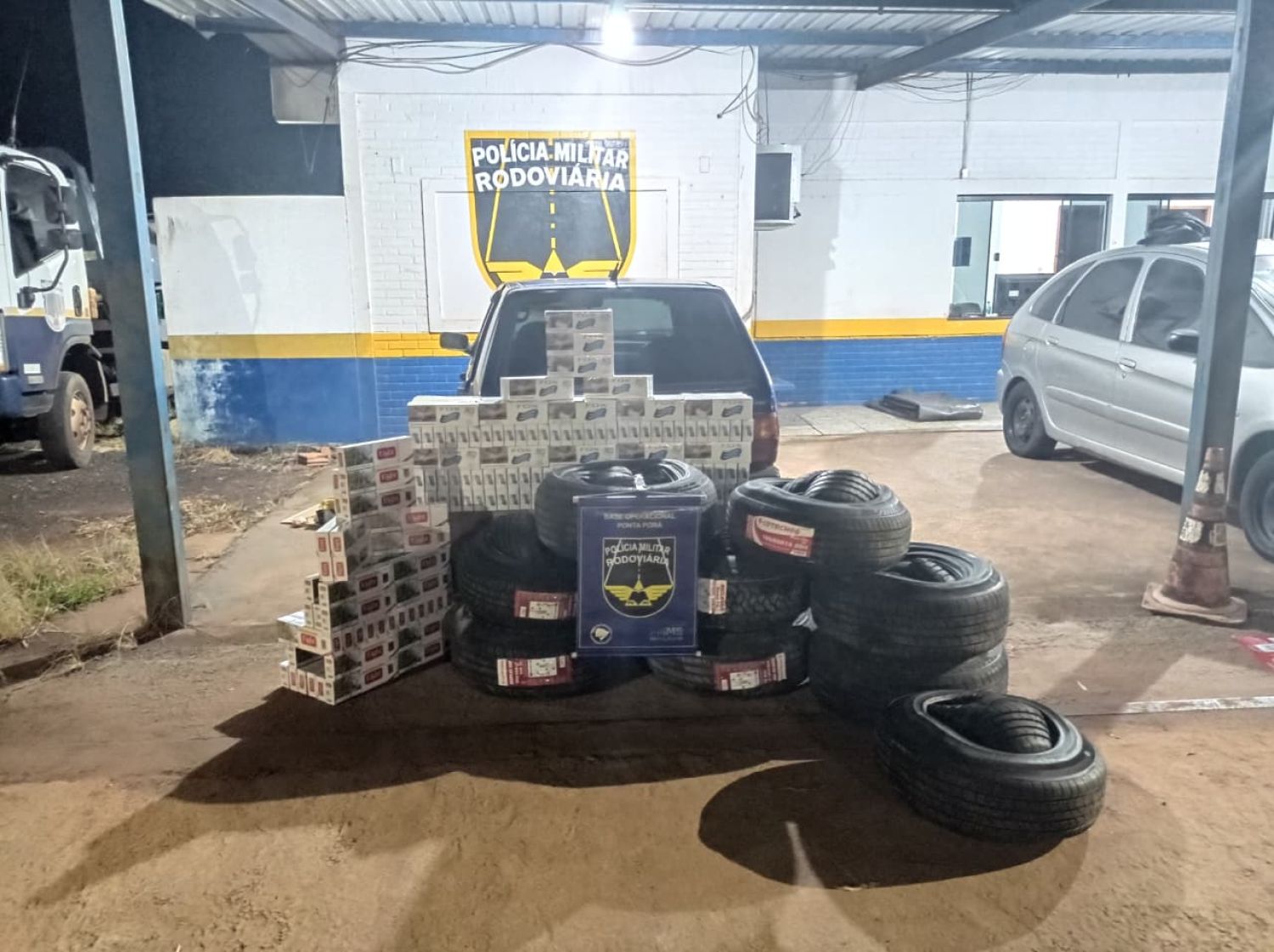 Policía brasileña incauta cigarrillos y neumáticos de contrabando en Ponta Porã
