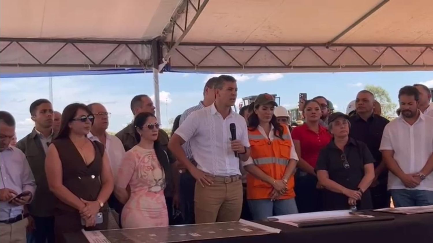 Santiago Peña supervisa avance de la Ruta PY17 “Niños Mártires de Acosta Ñu” en Zanja Pytã