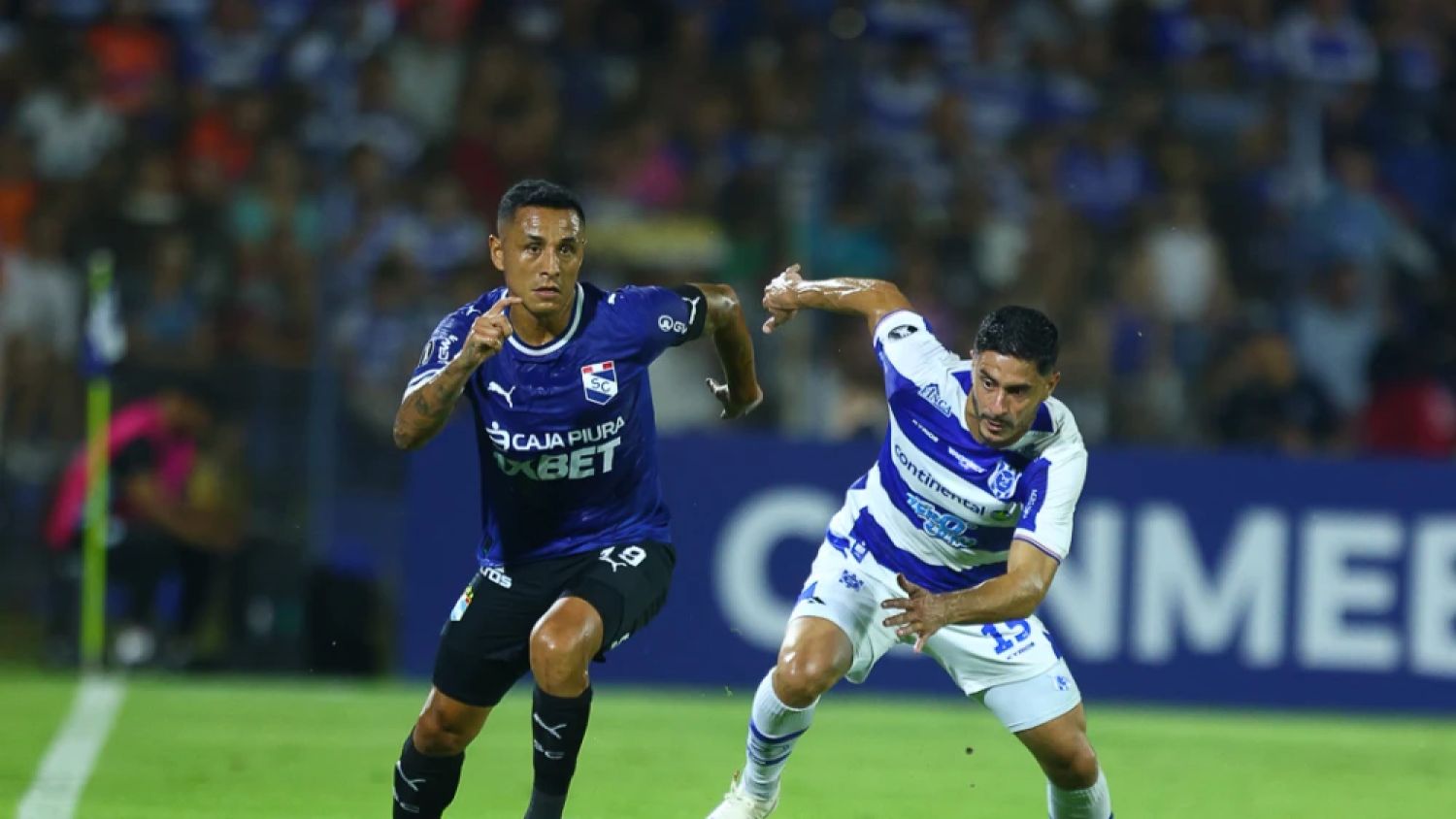 El "Gallo" y Cristal firman un electrizante empate que deja la serie abierta para la revancha