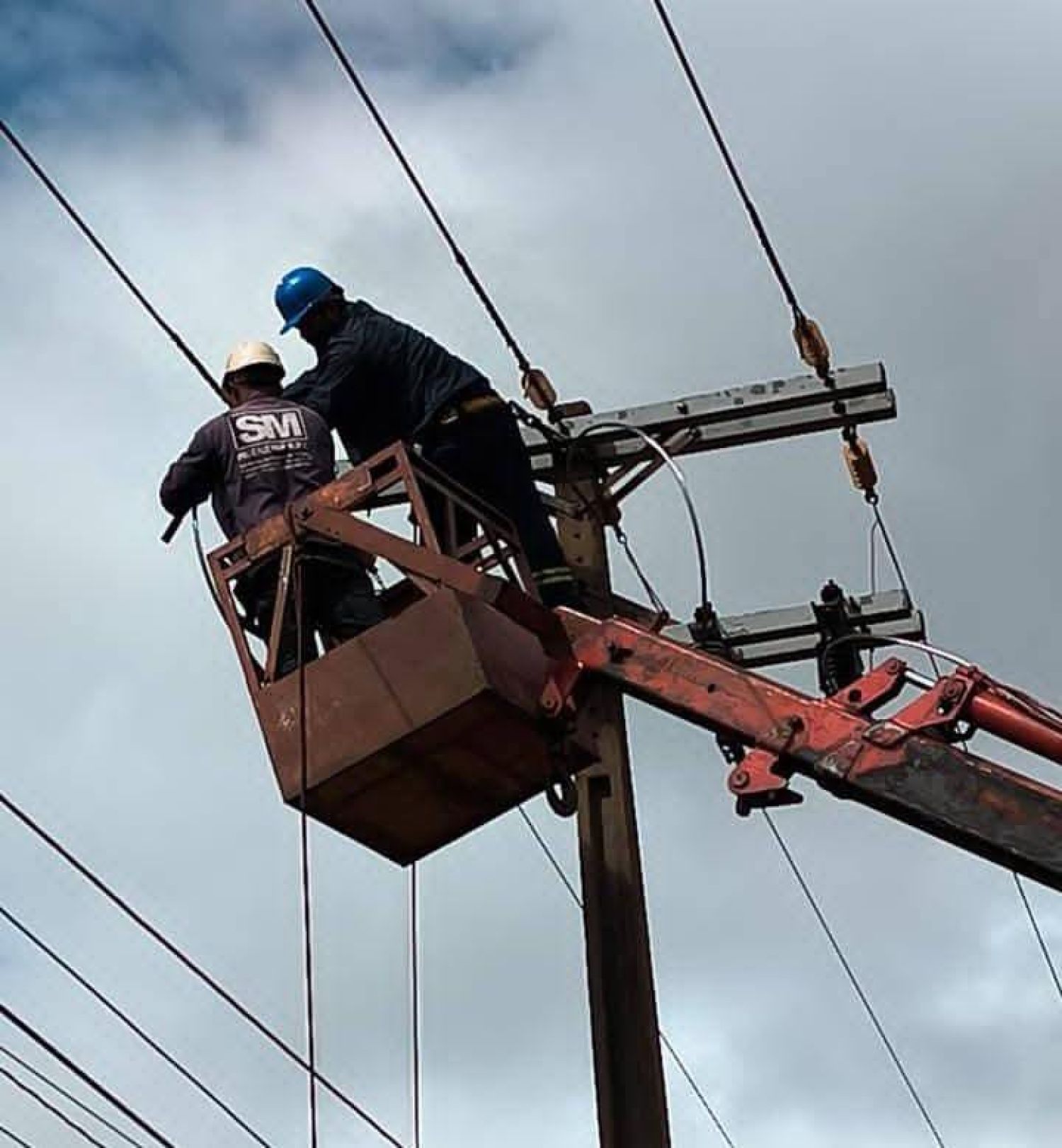 ANDE anuncia cortes por cambio de conductores en el barrio Obrero de PJC