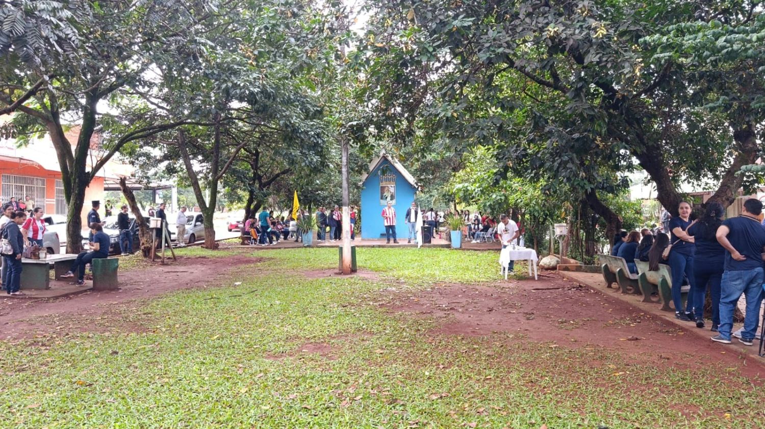 Docentes y familiares de policías se movilizan en PJC contra la reforma de la Caja Fiscal