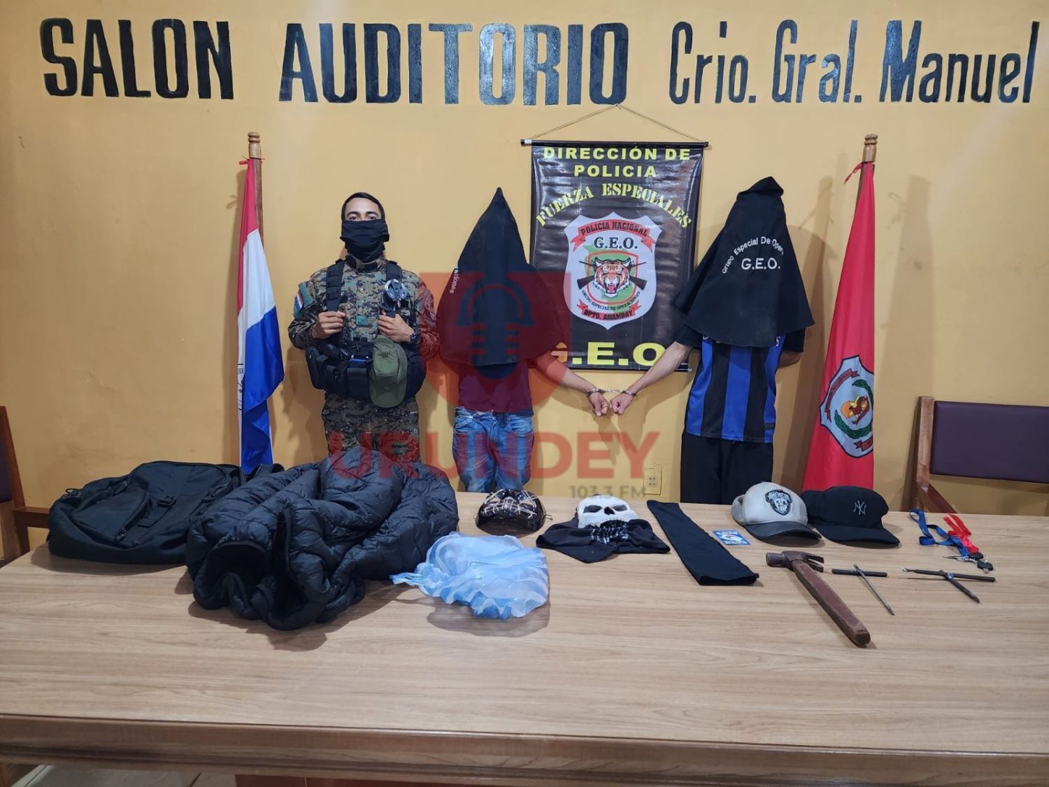 Con "llaves maestras" y pasamontañas, atrapan a dúo de ladrones de motos en PJC