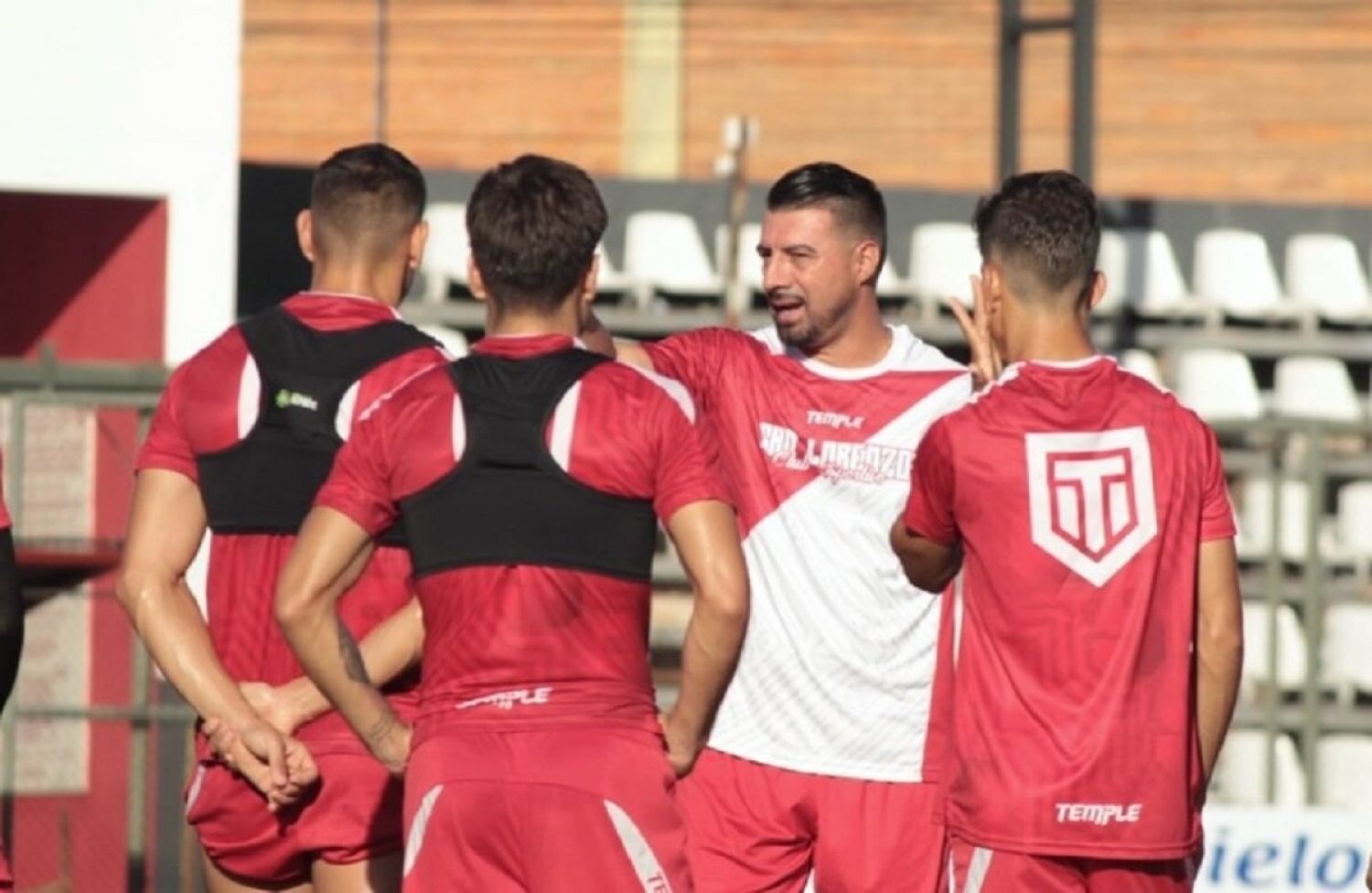 Mucha necesidad entre San Lorenzo y 2 de Mayo