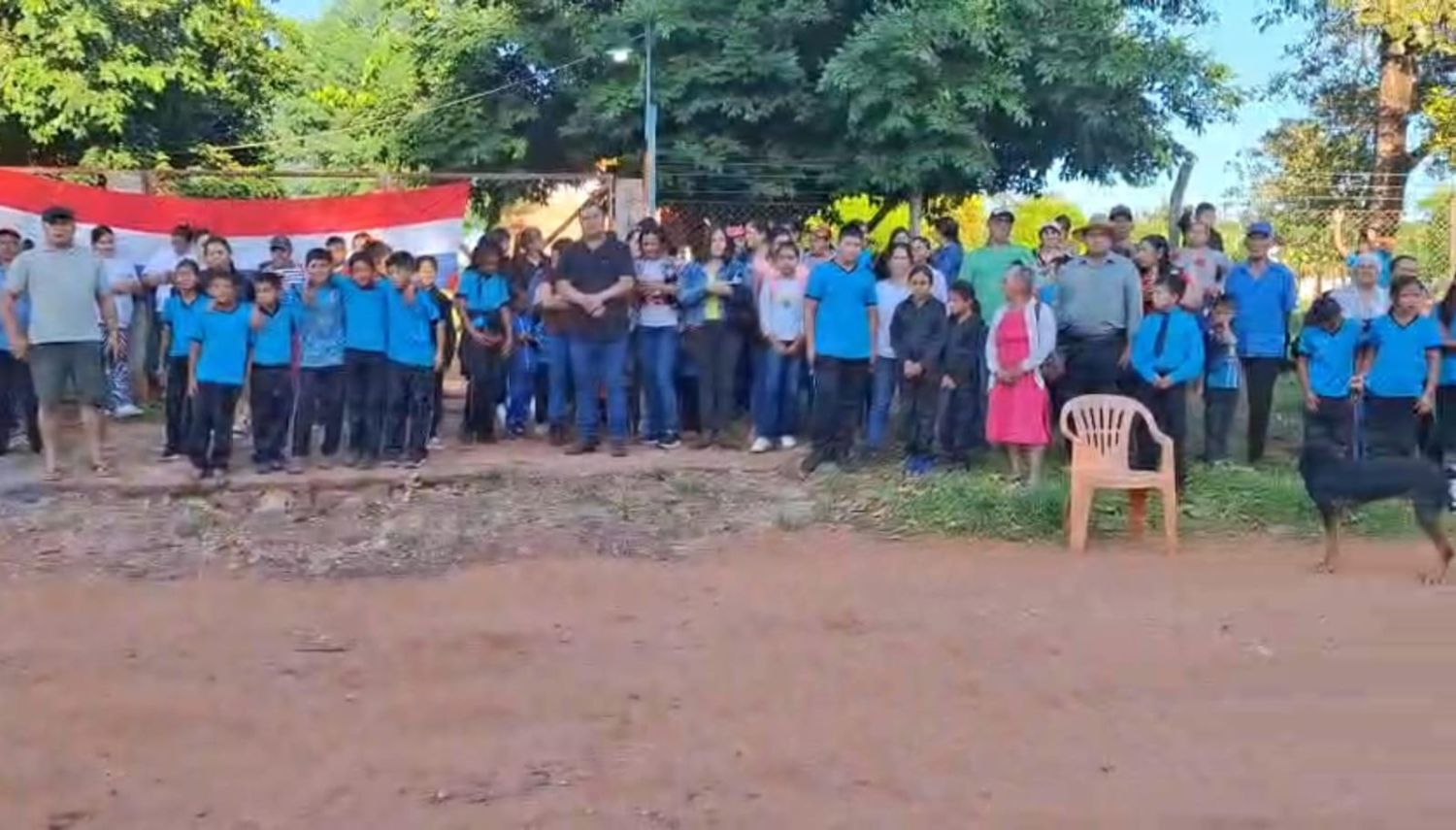 Padres cierran escuela en Karapaí por temor a falta de pago para nuevo bachillerato