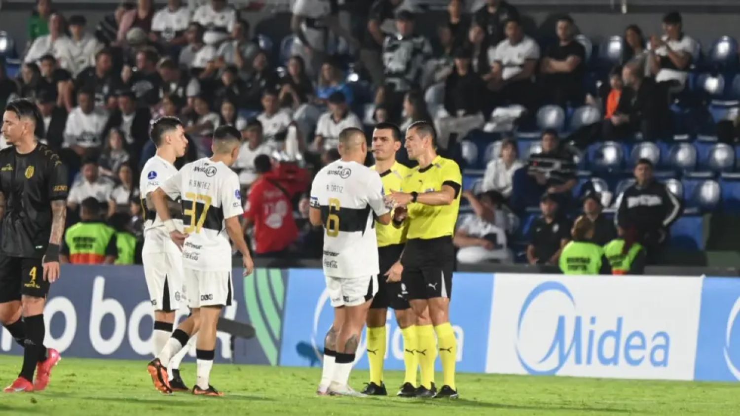 Olimpia no puede ante Barracas Central antes del superclásico