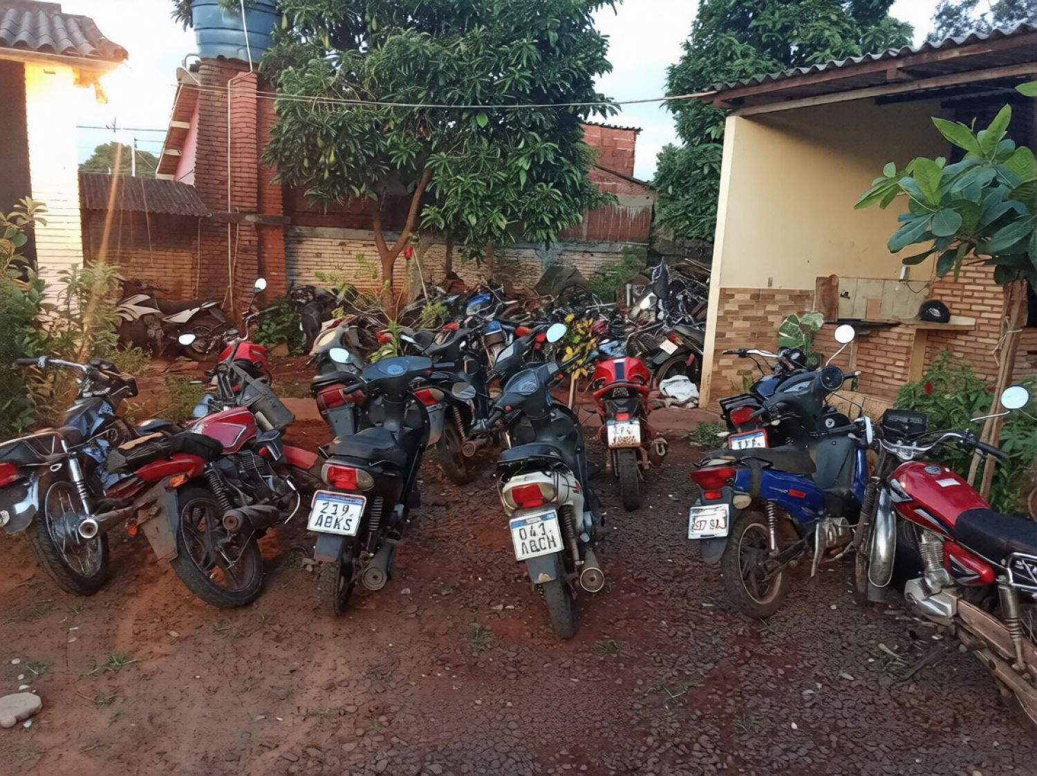 Incautan 12 motocicletas tras masiva fuga de conductores en Pedro Juan Caballero