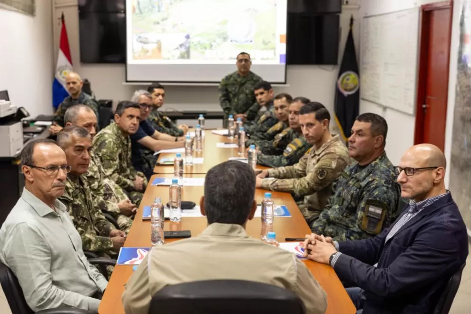 Presidente Peña amplía por decreto la zona de operaciones del CODI en toda la región oriental