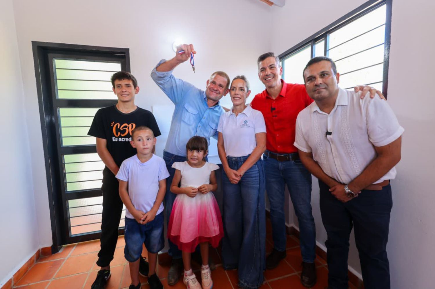 Gobierno del Paraguay entrega viviendas a 54 familias en Gral. Bernardino Caballero