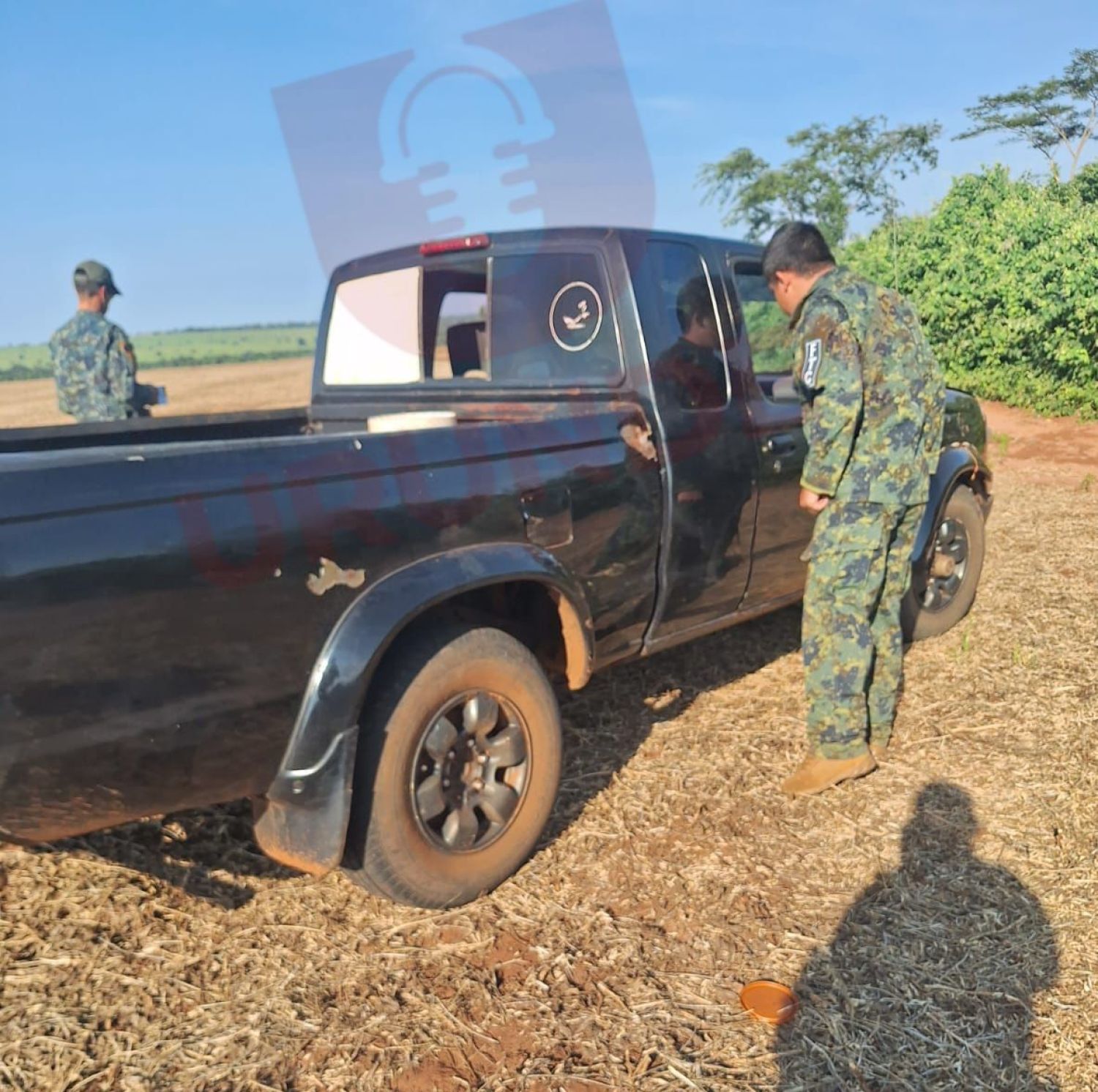 Hallan camioneta abandonada por secuestradores tras violento ataque a estancia en Capitán Bado