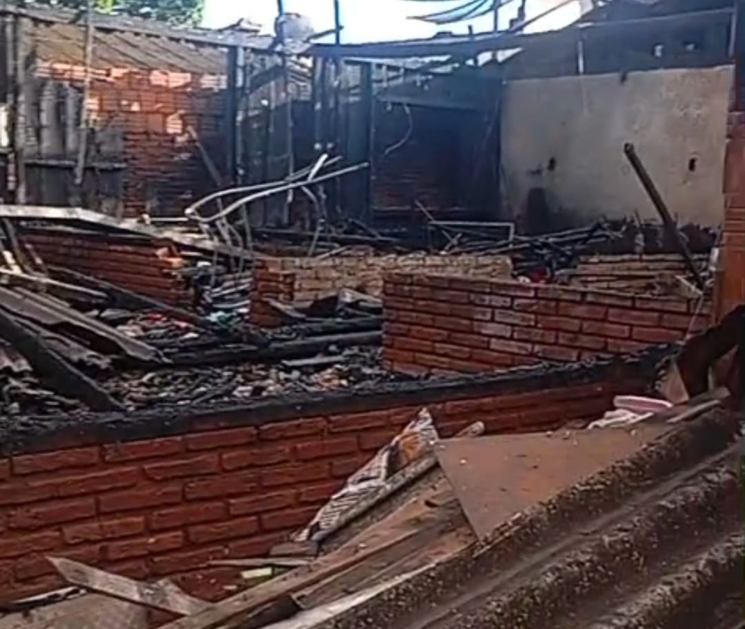PJC: Familiares de niño fallecido en incendio aclaran que el pequeño se ocultó por miedo