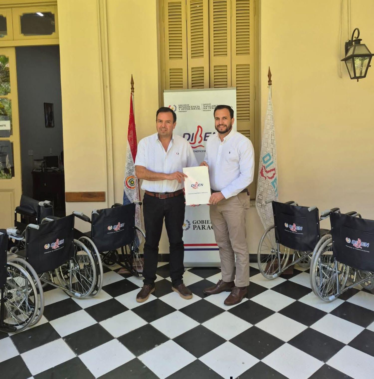 Hospital Regional de PJC fortalece su servicio con la incorporación de 10 sillas de ruedas