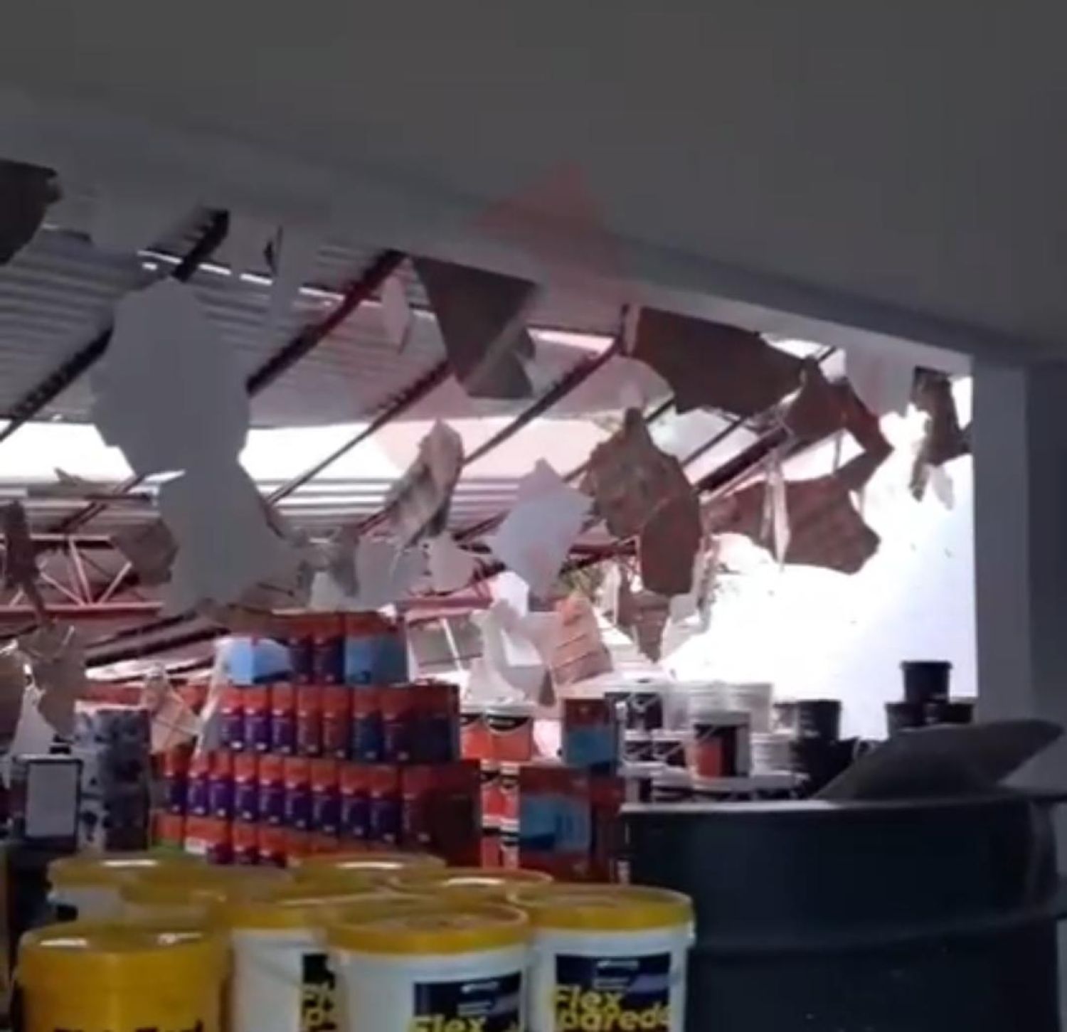 Cámara de Comercio se solidariza con empresas afectadas por el temporal en Pedro Juan Caballero
