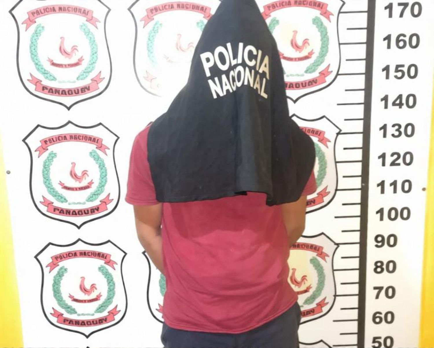 PJC: Motociclista alcoholizado choca contra un vehículo estacionado en un garaje